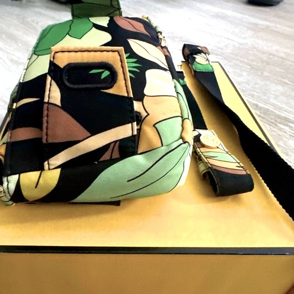 NWT FENDI SS20 Floral Nylon Baguette Convertible Bag w 2 additional straps NWT - Picture 5 of 16